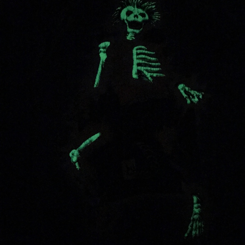 Vintage Metallica GLOW in the Dark Graphic Tee - Picture 5 of 8